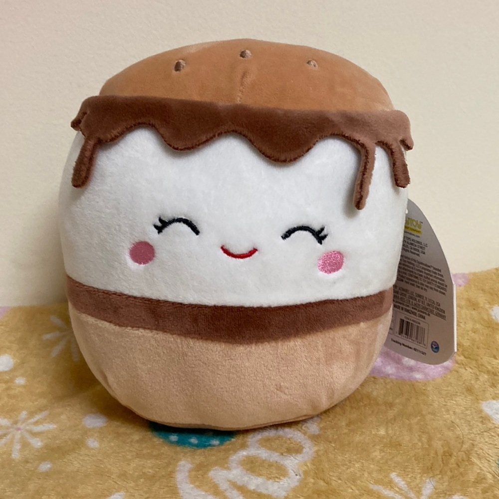 S’mores squishmallow